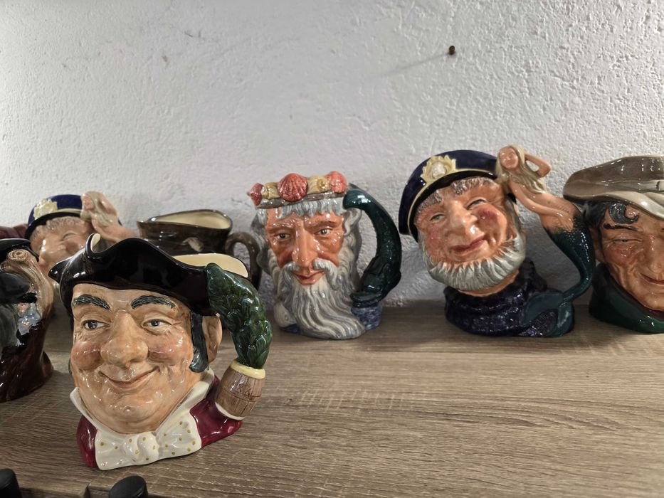 Над  30 броя  - порцеланови кукли Royal Doulton !!!