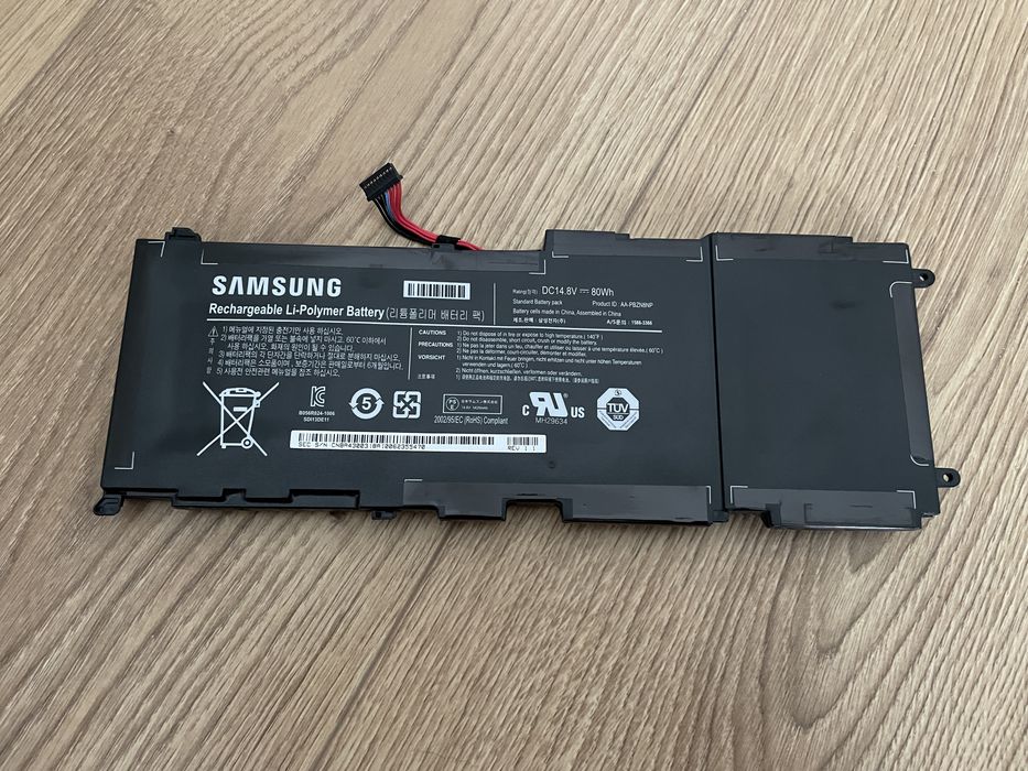 Baterie - Acumulator laptop Samsung AA-PLVN8NP 8 celule Originala