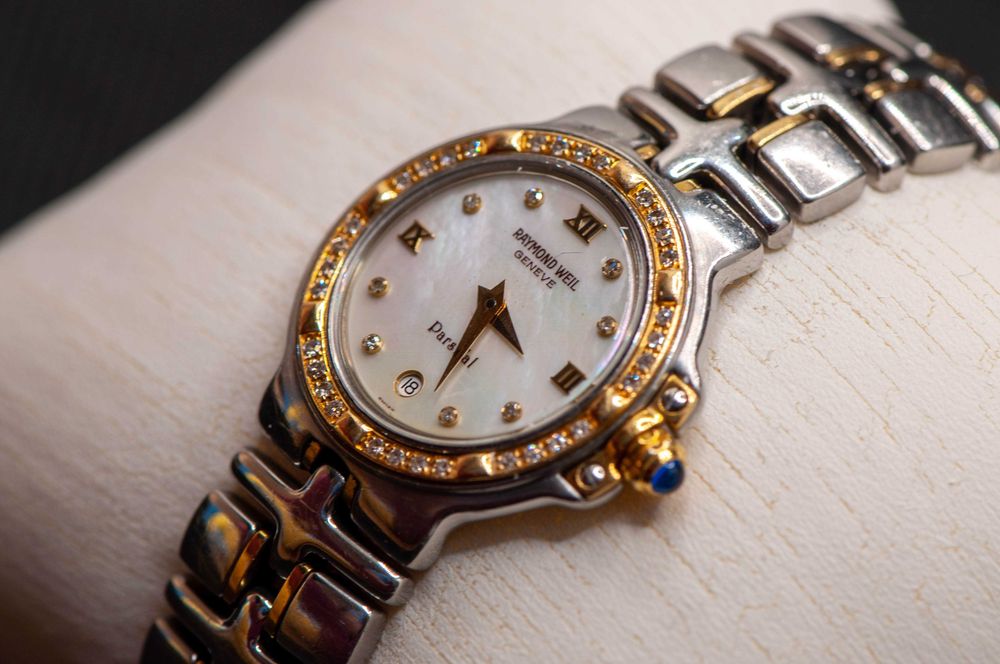 Raymond Weil Parsifal - швейцарски дамски часовник 18к злато, диаманти