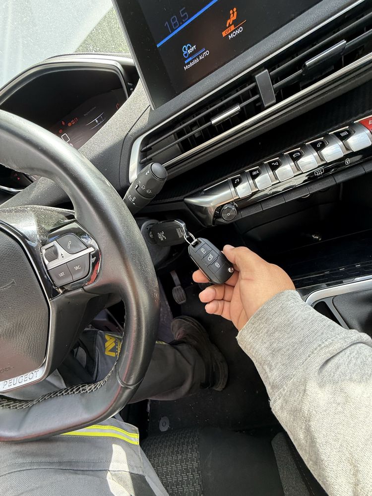 На части Peugeot 5008 1.2 бензин ръчка  208 000 km., 2019 година