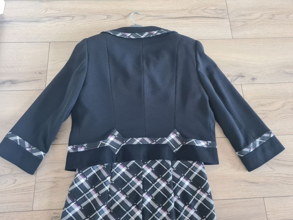 Costum de dama, elegant cu rochie și sacou