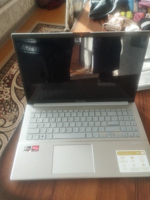 ASUS Vivobook Go 15 OLED (модель E1504FA-L1742). 
Основные характерист