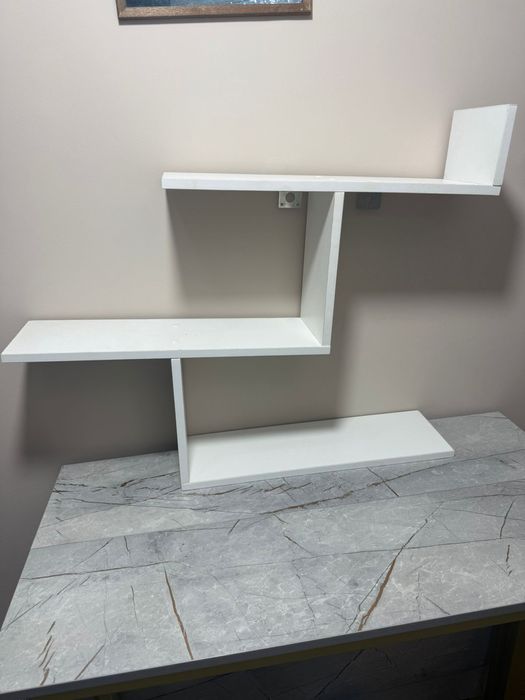 Настенная полка с креплением