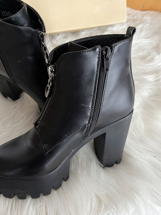 Дамски боти с ток Megias