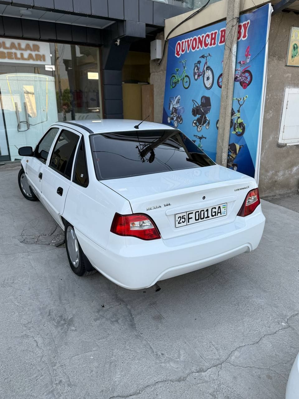 Nexia 2 1.6 super kandisaner.