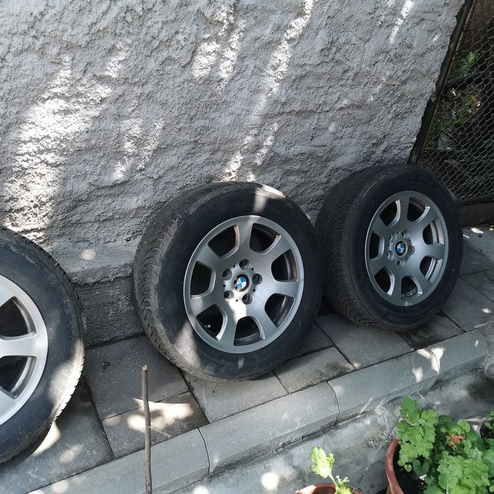 Jante BMW r 16 cu tot cu cauciucuri de iarna. (pentru  e60)