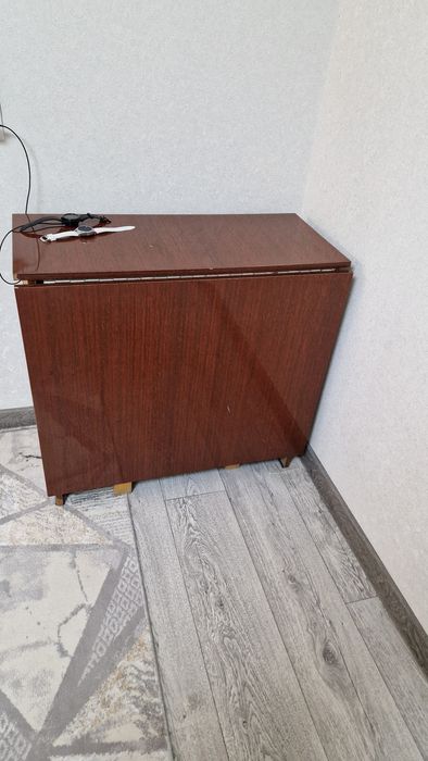 Продам стол - тумбу