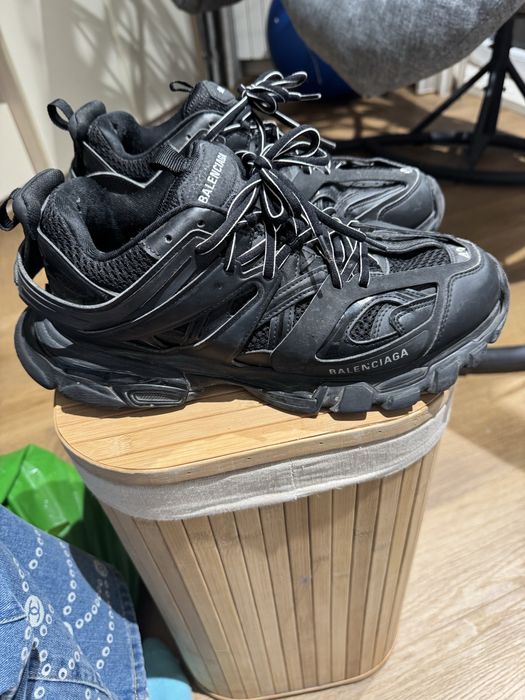 Balenciaga track 43