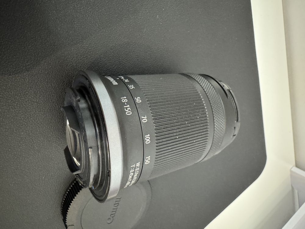 Obiectiv Canon RF-S 18-150mm