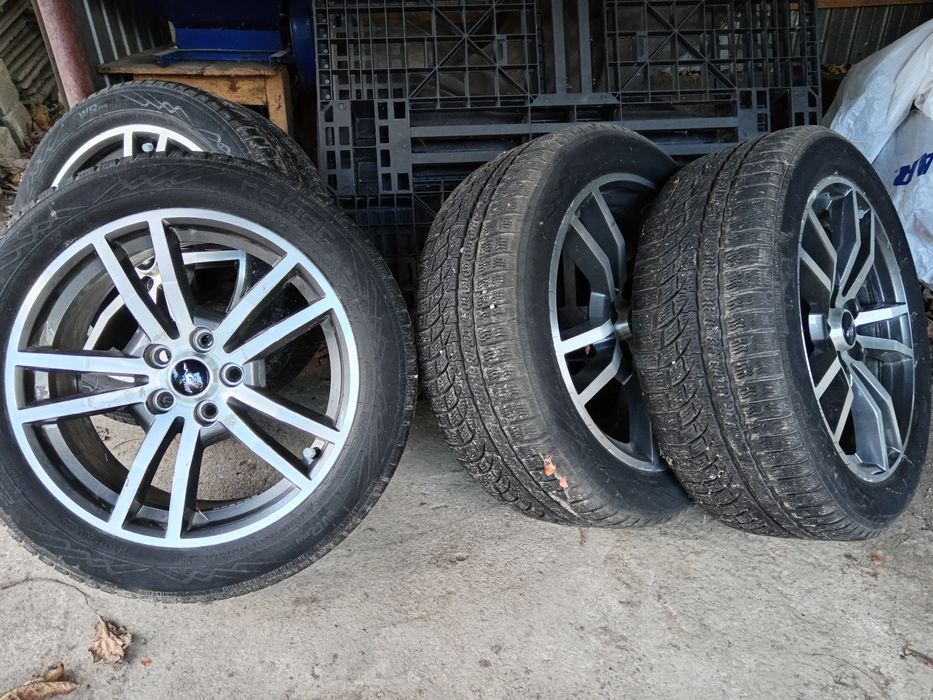 Se vinde jante ford mustang 235/50 R19 anvelope M+S Nokian