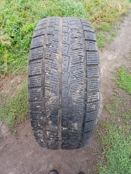 Продам шины от нивы.