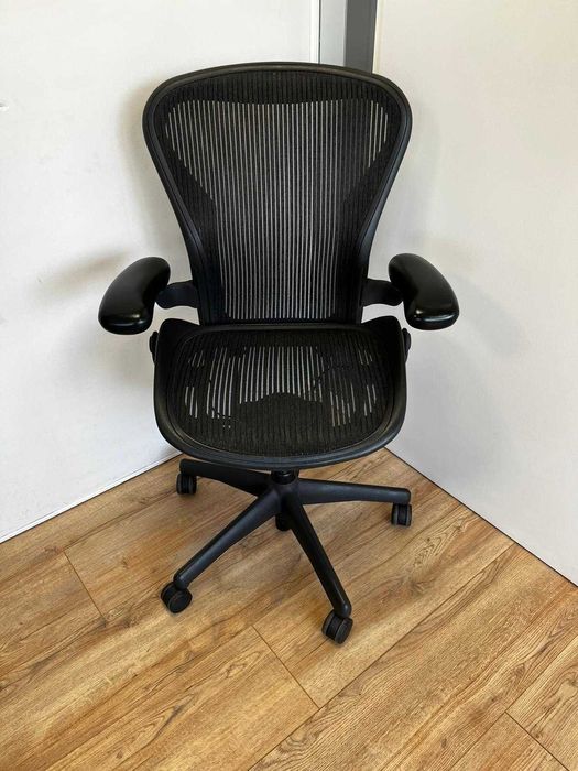 Refurbished Herman Miller Aeron - Graphite