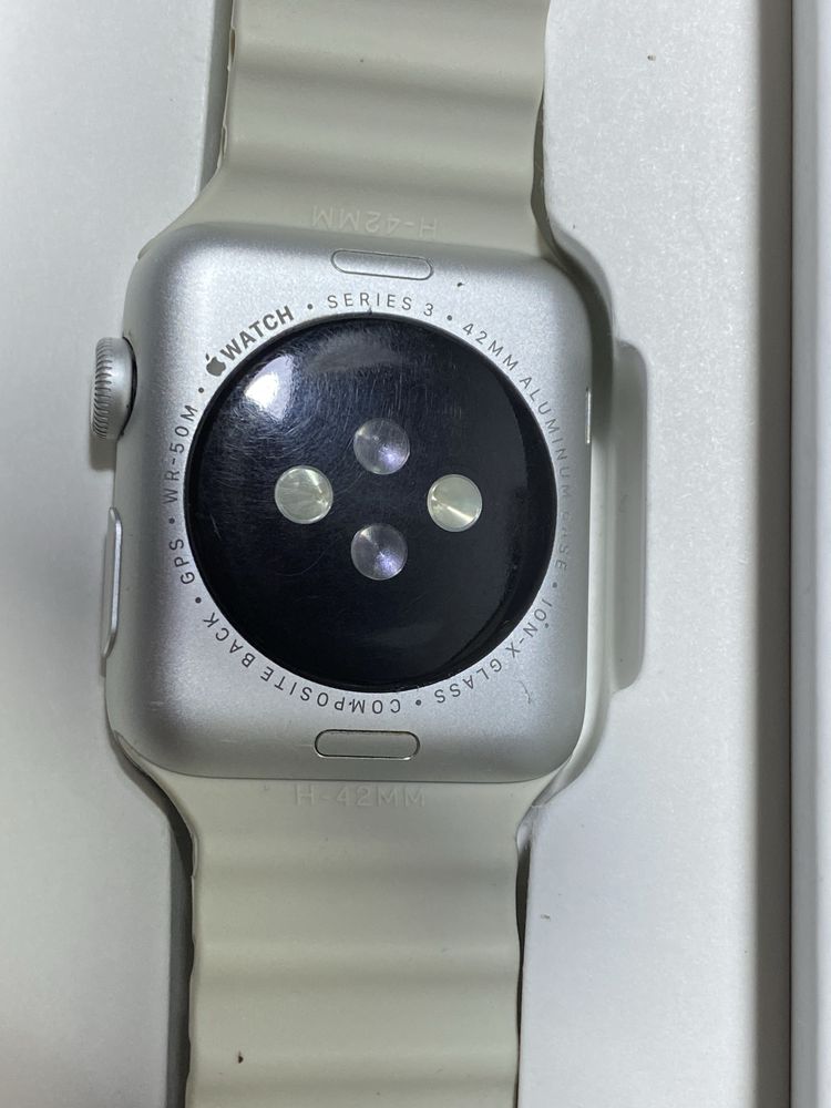 Часы Apple Watch series 3 42mm GPS