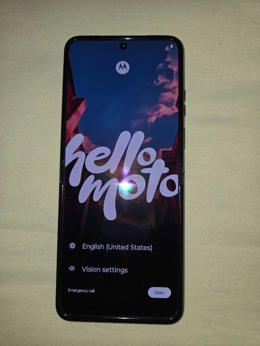 MOTOROLA RAZR 40 с гаранция