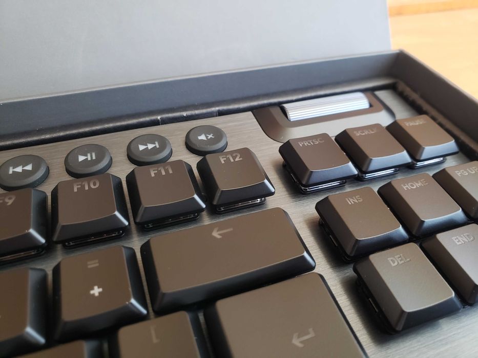 Безжична механична клавиатура Logitech G915 TKL (US layout)