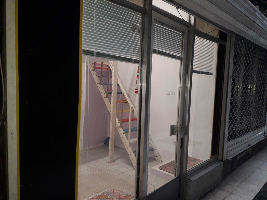 Ч.лице отдава помещение под наем в топ център,бизестена на Пиротска 22