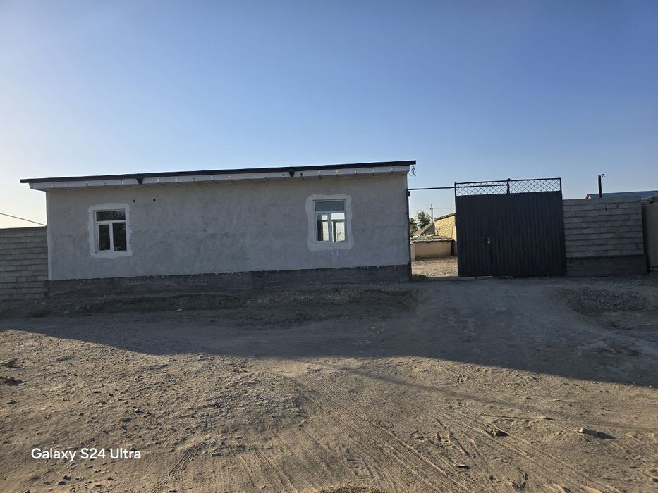 Qiziltepada hovli sotiladi