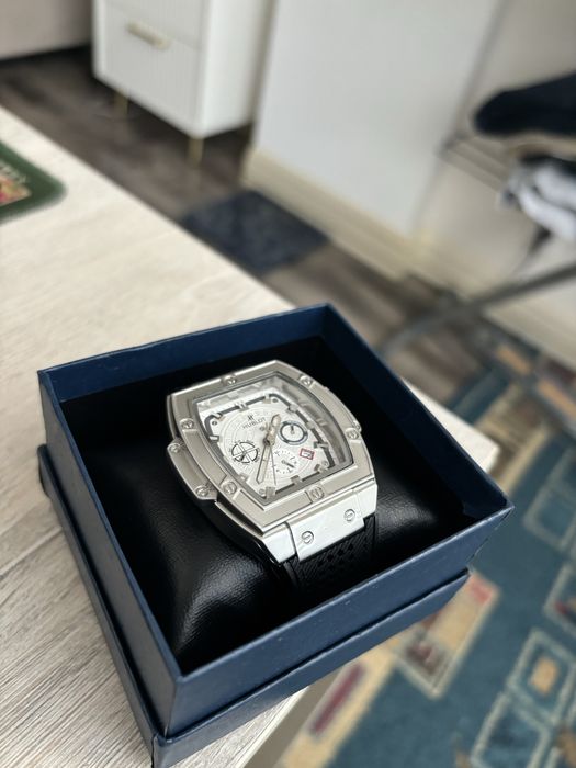 часы мужские HUBLOT