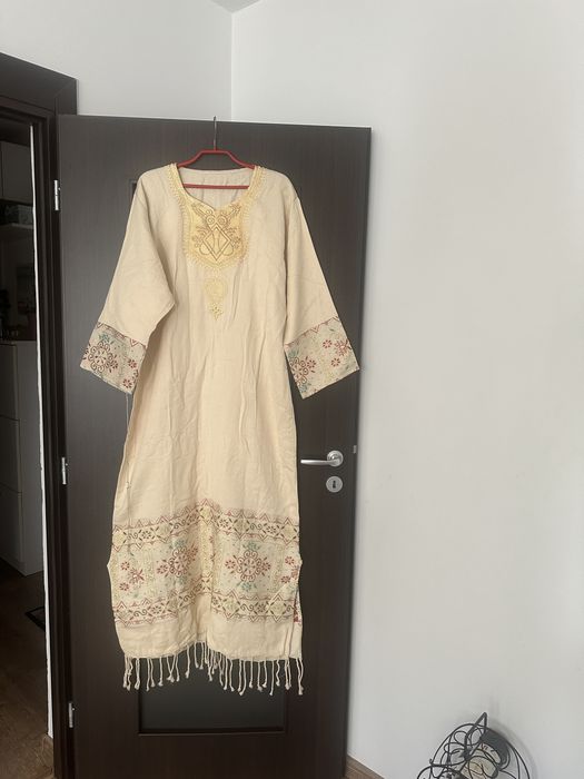Rochie arabă din bumbac moale – brodată manual