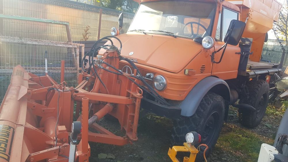 Unimog deszapezire sararita si lama