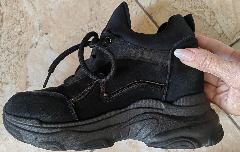 Дамски ботуши нови и спортни обувки водоустойчиви