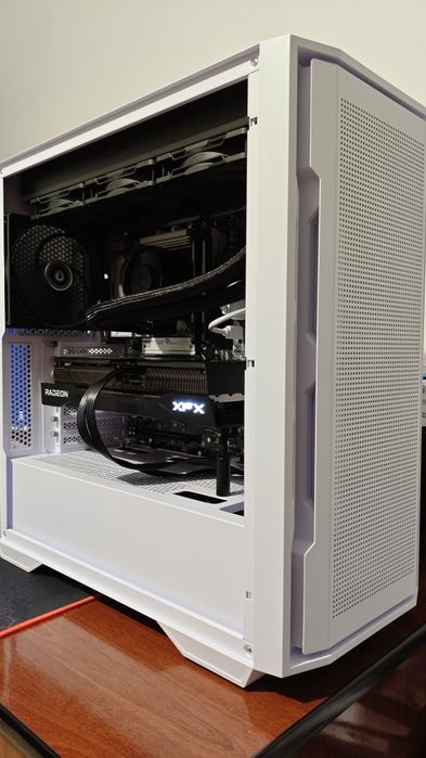 PC Gaming 4K I7 14700K/RX9070XT/32GB RAM/4TB SSD/HX1200 80+ Platinum