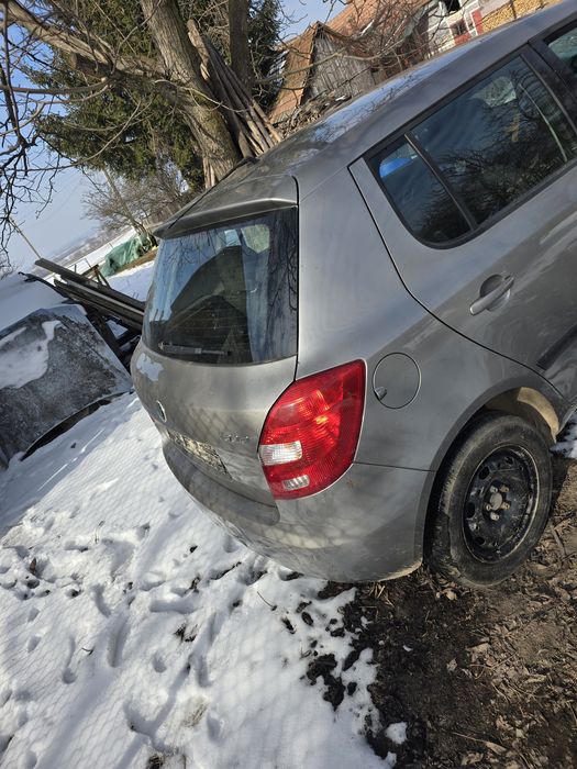 Dezmembrez Skoda Fabia 2 2009 1.2 bbm