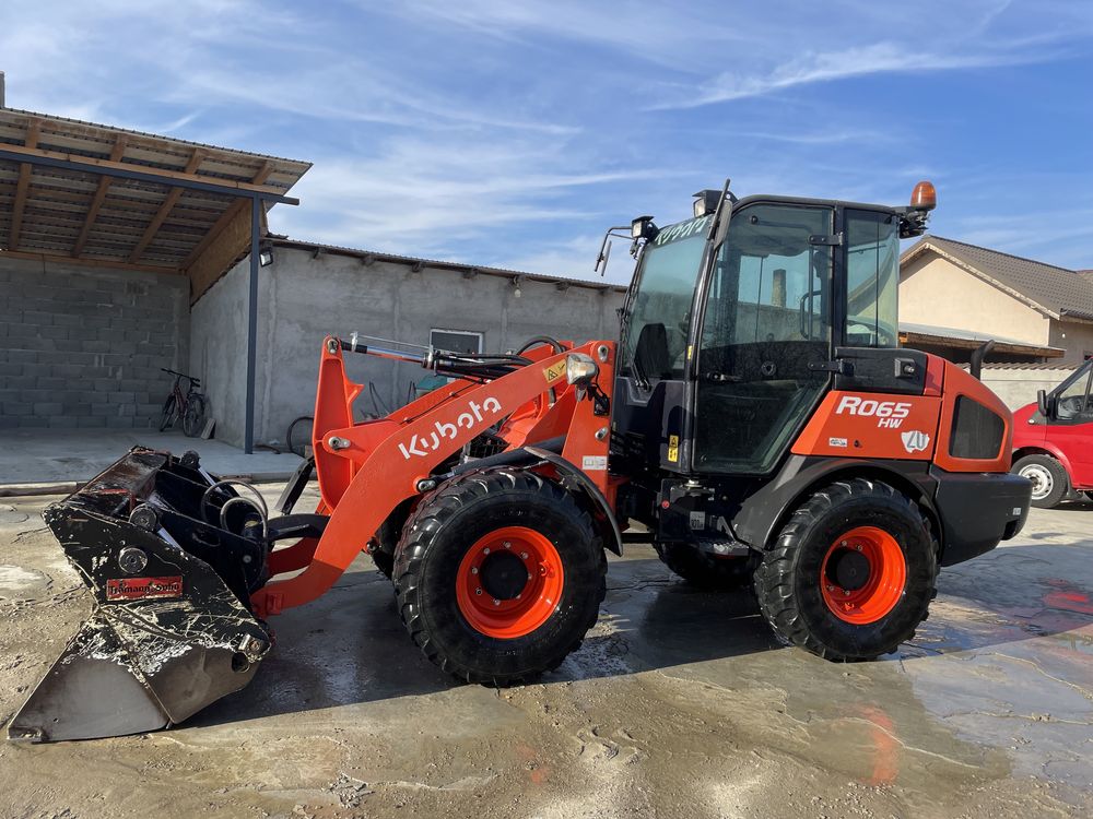 Incarcator frontal Kubota RO65 ca nou 1200 de ore