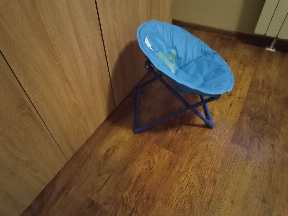 Детско столче, сгъваемо,ново.