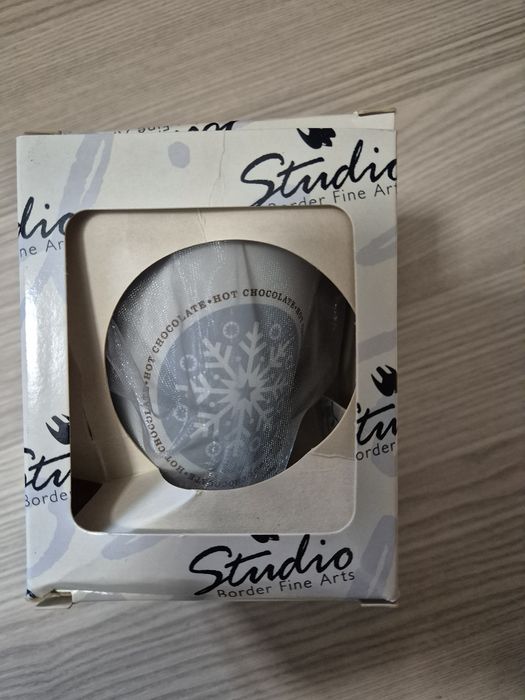 Cana de iarna fulgi de nea