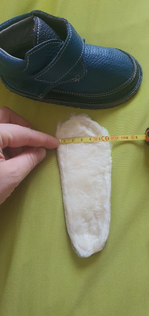 Ghetute piele cu brant detasabil de lana, 15 cm interior