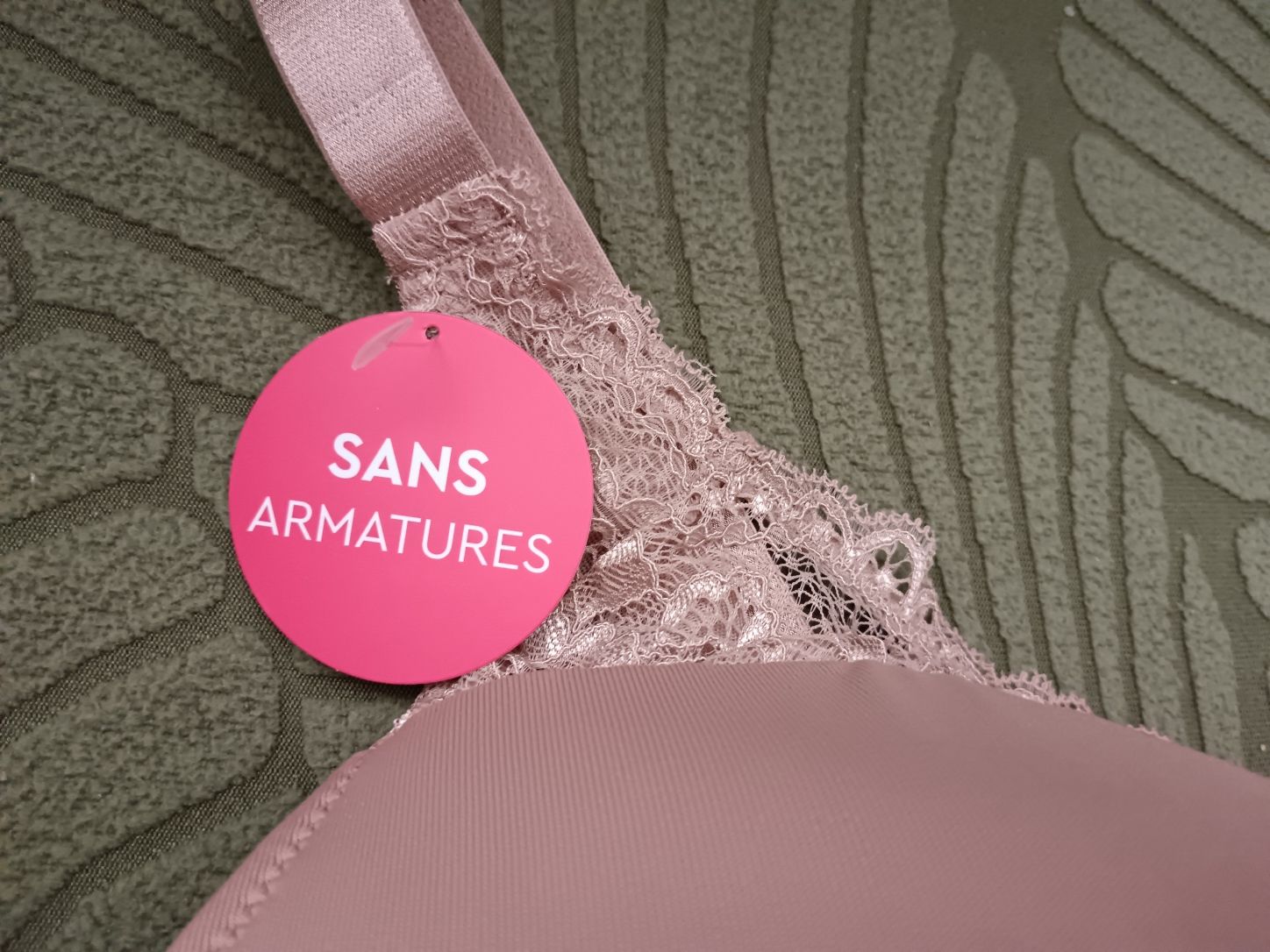 НОВ сутиен Sans Complexe, 95E, без банели