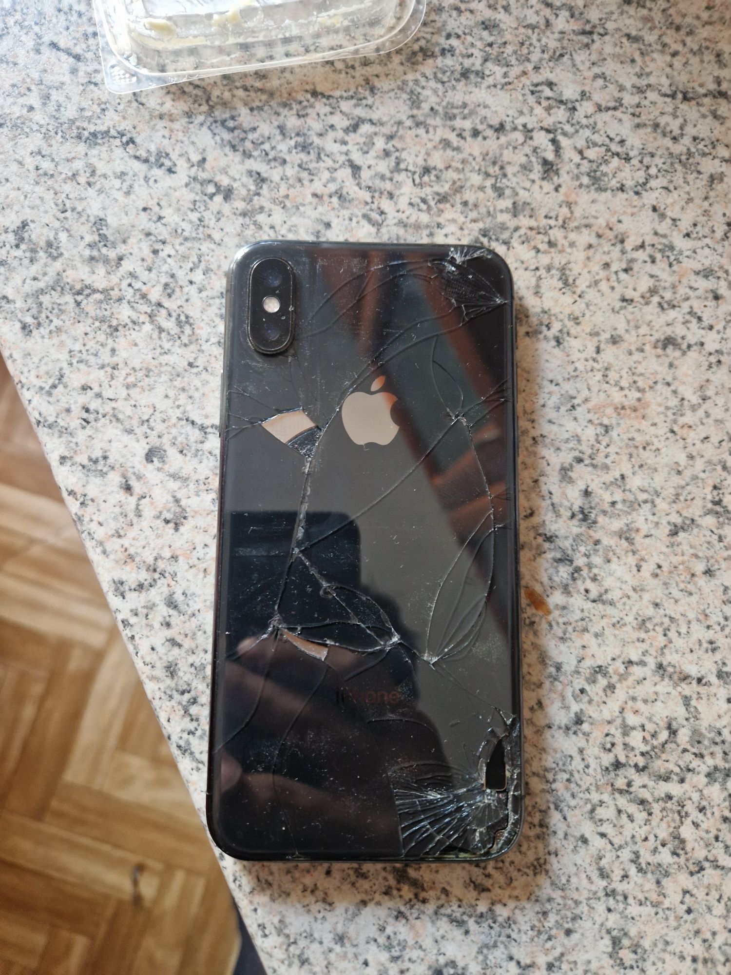 IPhone X сломанный экран и задняя крышка