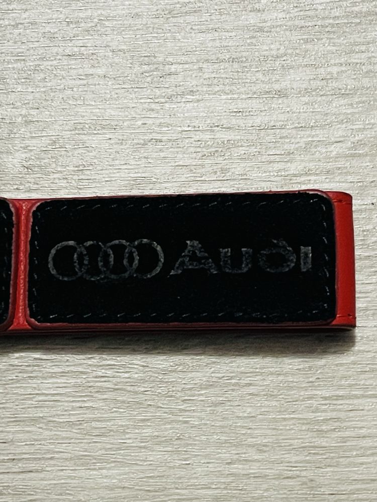 Оригинален кожен ключодържател за Audi