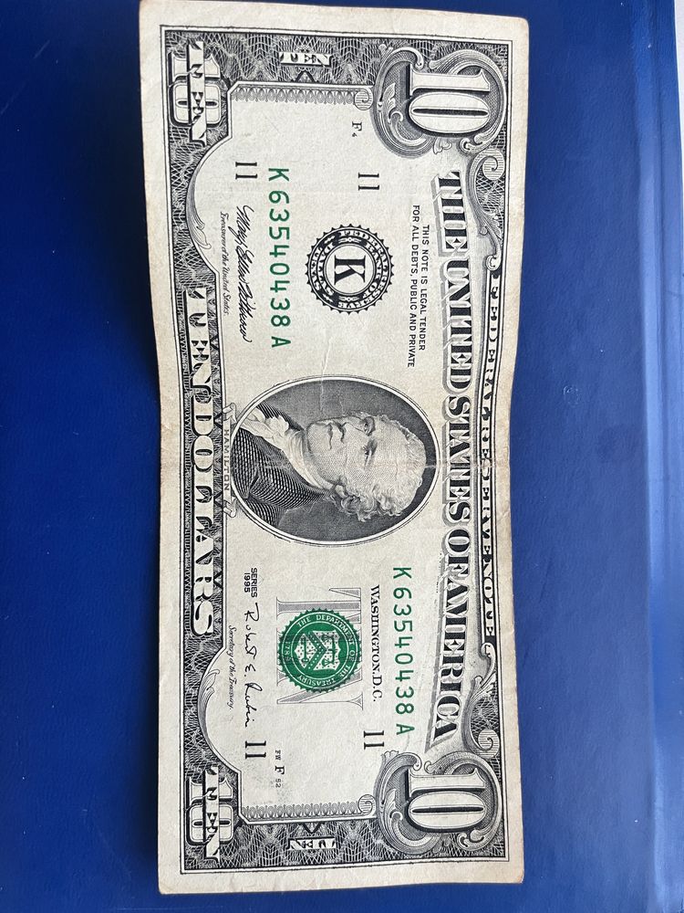 10 долларов США