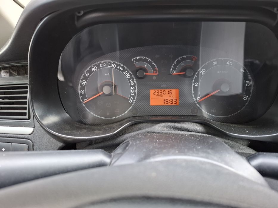 Vând Fiat linea  2010