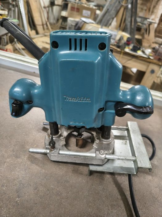 Оберфреза Makita 3620