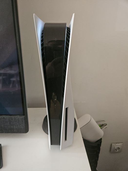 PS5 825GB Disc Edition