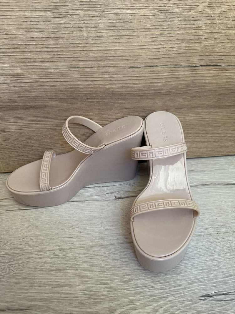 Оригинални платформи GUESS
