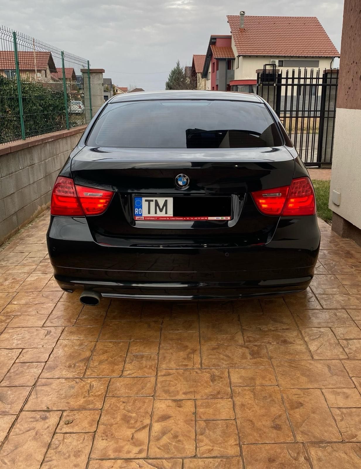 Vând BMW Seria 3 E90 facelift 318d