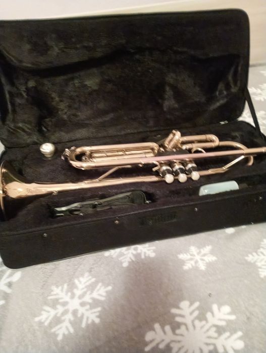 Висококачествен Тромпет  с куфар