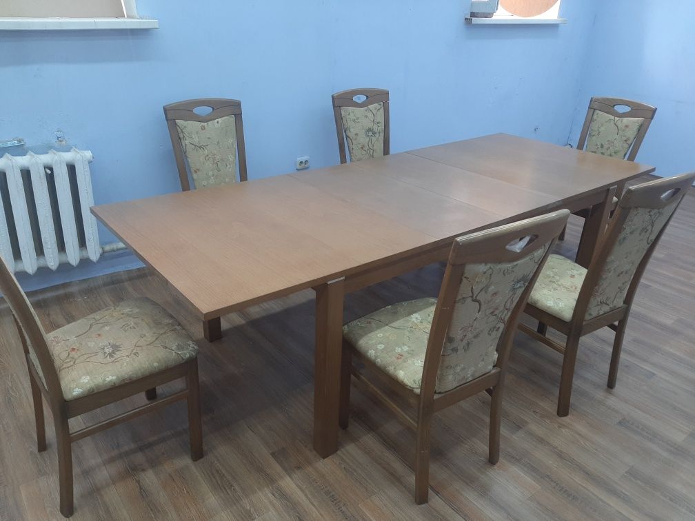 Стол гостиный и 6 стулев