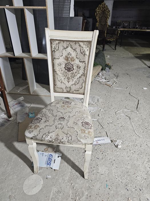 Stulcha sotiladi.soni 250 ta.holati zo'r