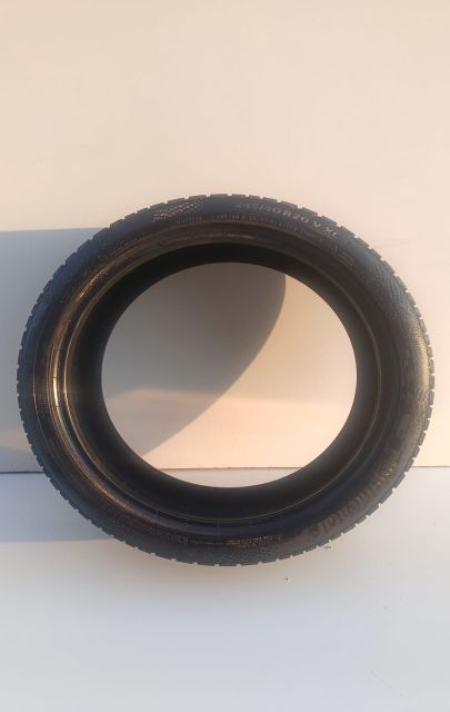 Anvelopa Continental 245/40 R20, 98%    seria