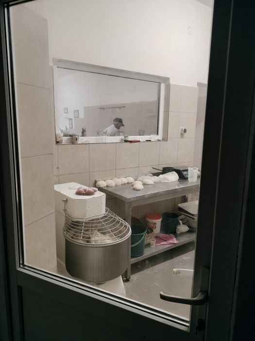 Vând magazin piață Valea Roșie