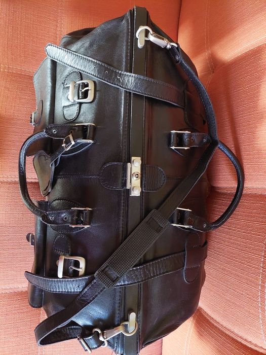 Geanta voiaj piele naturala neagra la doar 599ron !