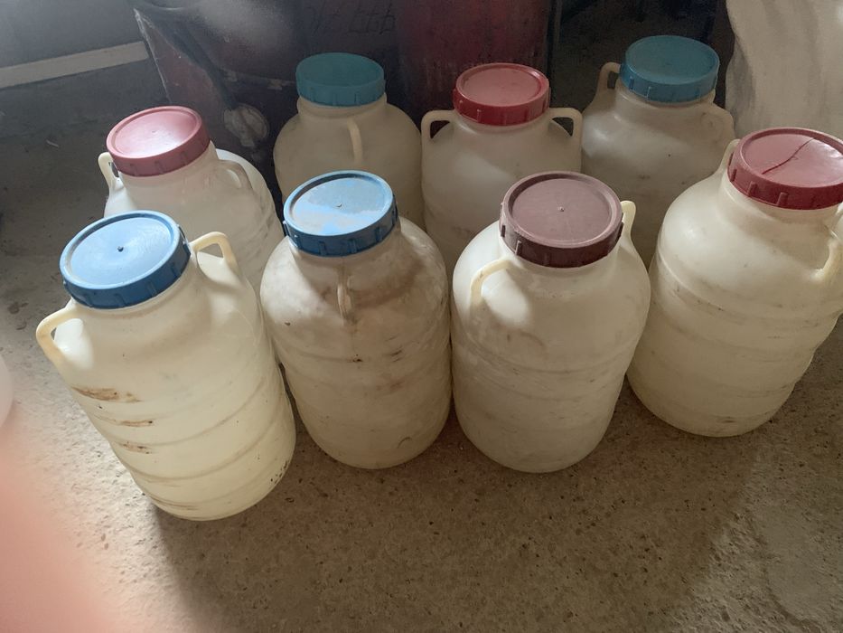 Бидоны пластмассовые