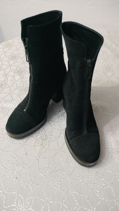 Ghete Mussete din piele naturala, mărimea 38, g