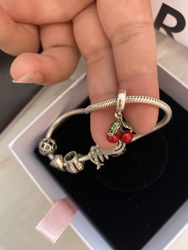 Чисто нова и оригинална гривна Pandora