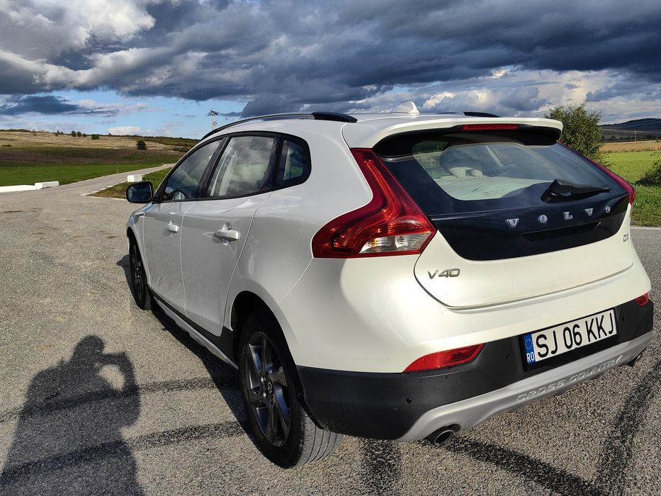 Volvo V40 2.0 Cross Country diesel 5 cilindrii